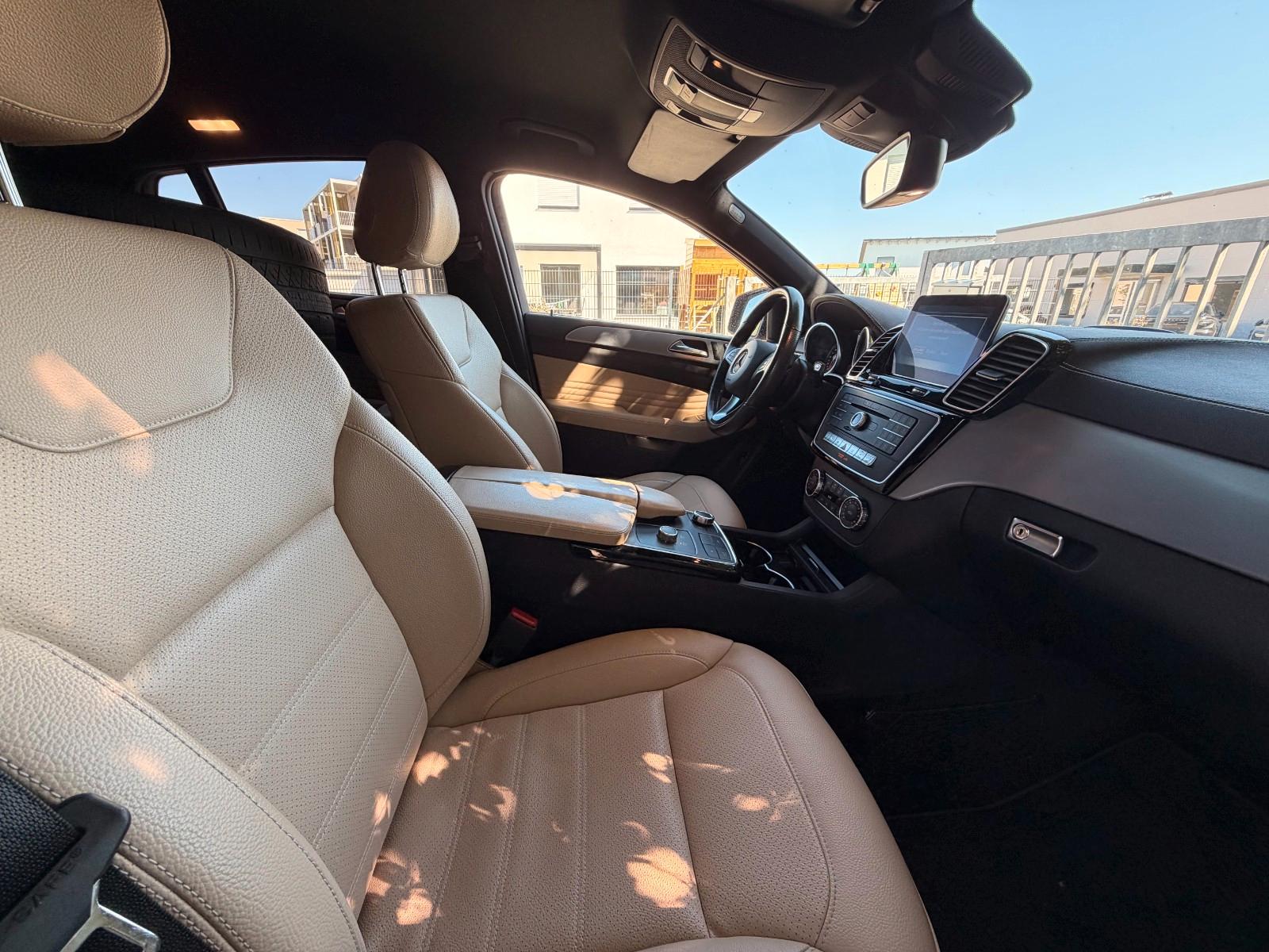 Mercedes-Benz GLE 350d Coupe 4Matic AMG-Line Night LED