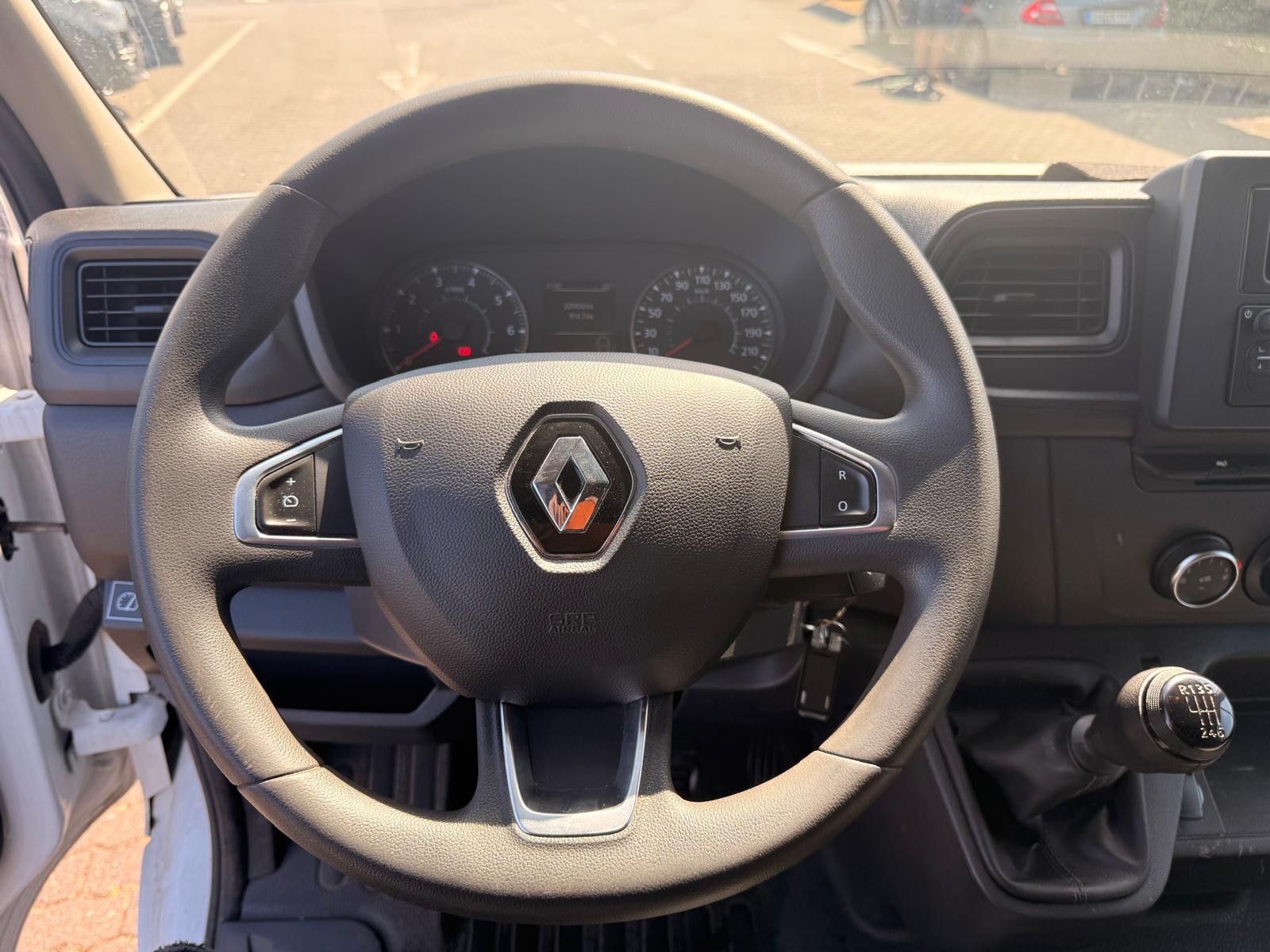 Fahrzeugabbildung Renault Master III Kasten L1H2 HKa 3,5t / MWST
