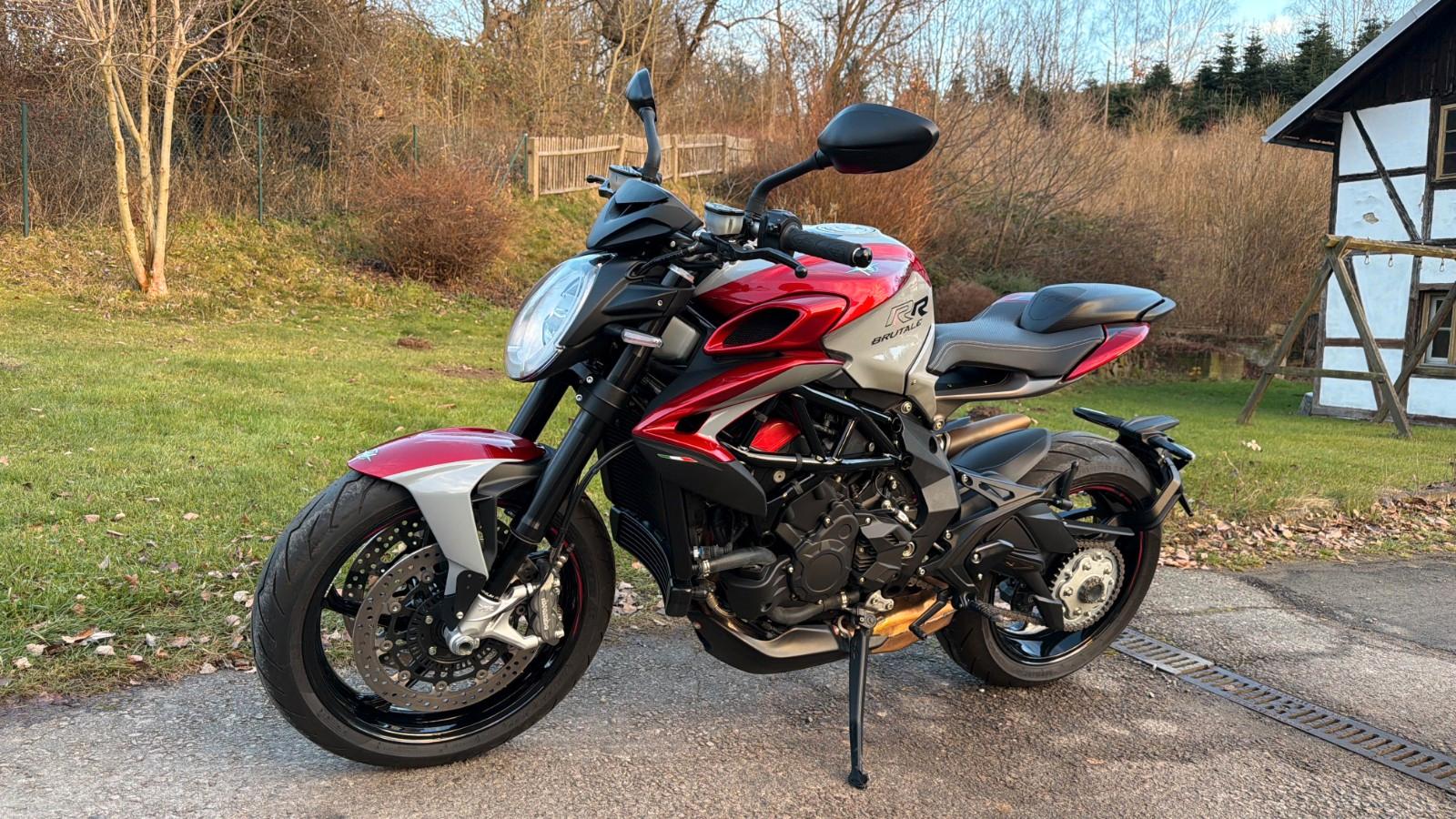 MV Agusta BRUTALE 800RR 854KM!!!