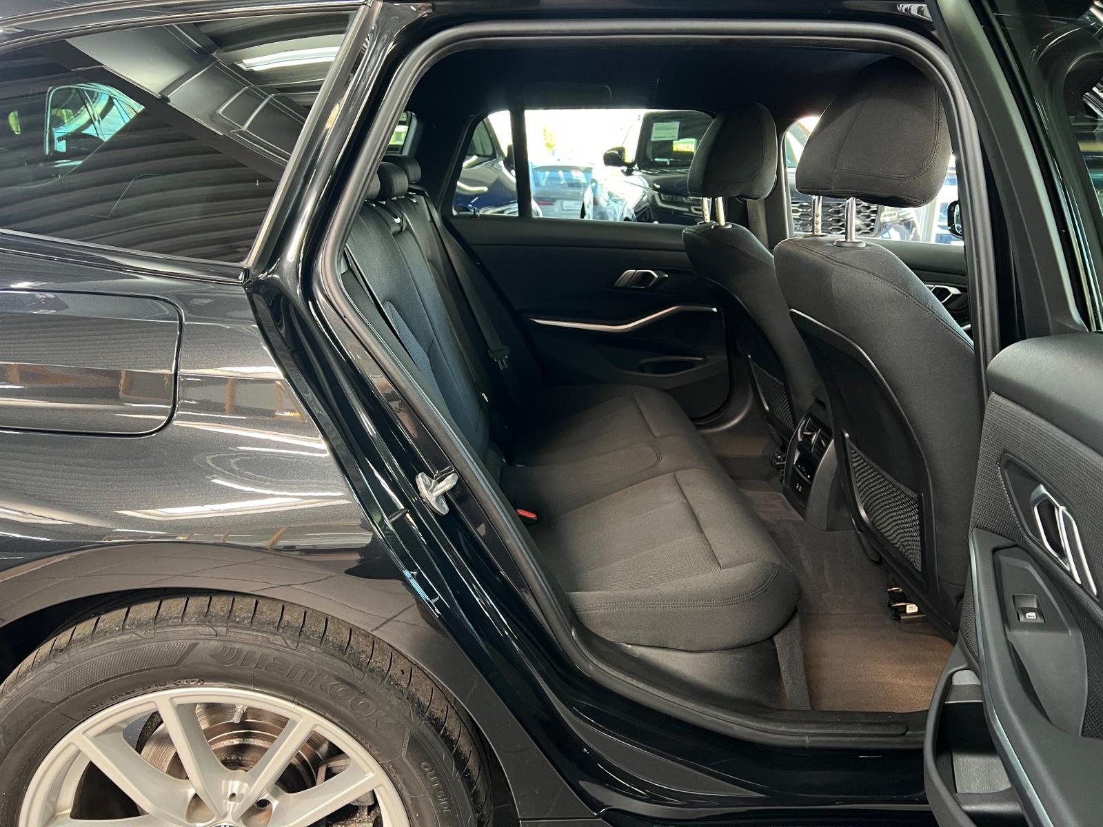 BMW 318d Touring Himmel Anthrazit+Driving Assist