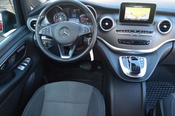 Mercedes V 220 - 11