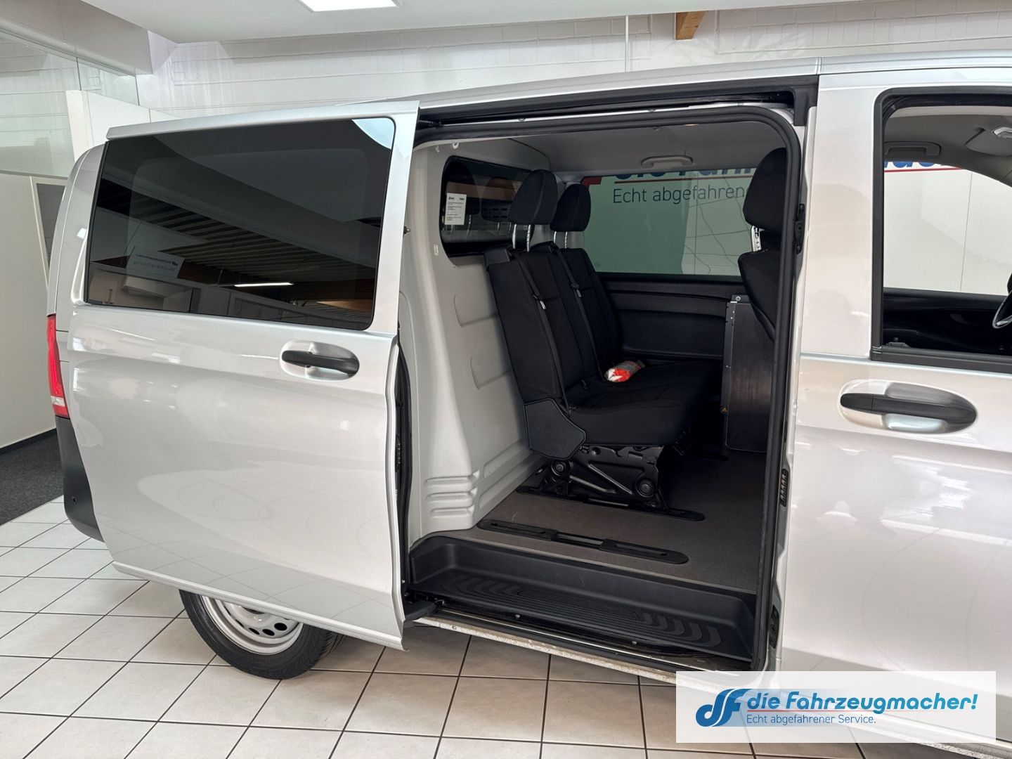 Fahrzeugabbildung Mercedes-Benz Vito Mixto 119 CDI 4x4 lang LED Navi *EXPORT