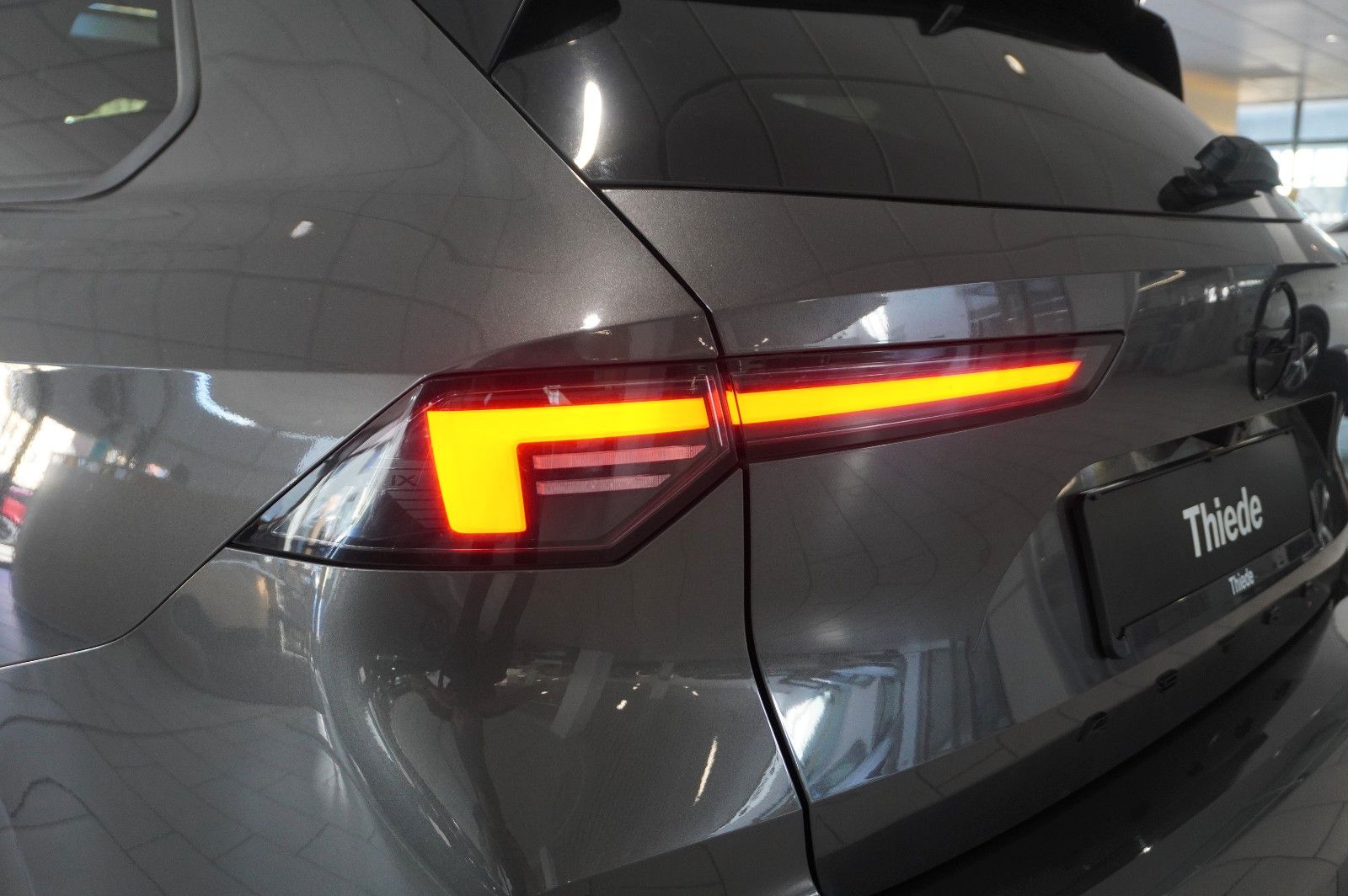 Fahrzeugabbildung Opel Astra L ST 1.2T GS SPORT NAVI/LED/360°/PANO/HUD