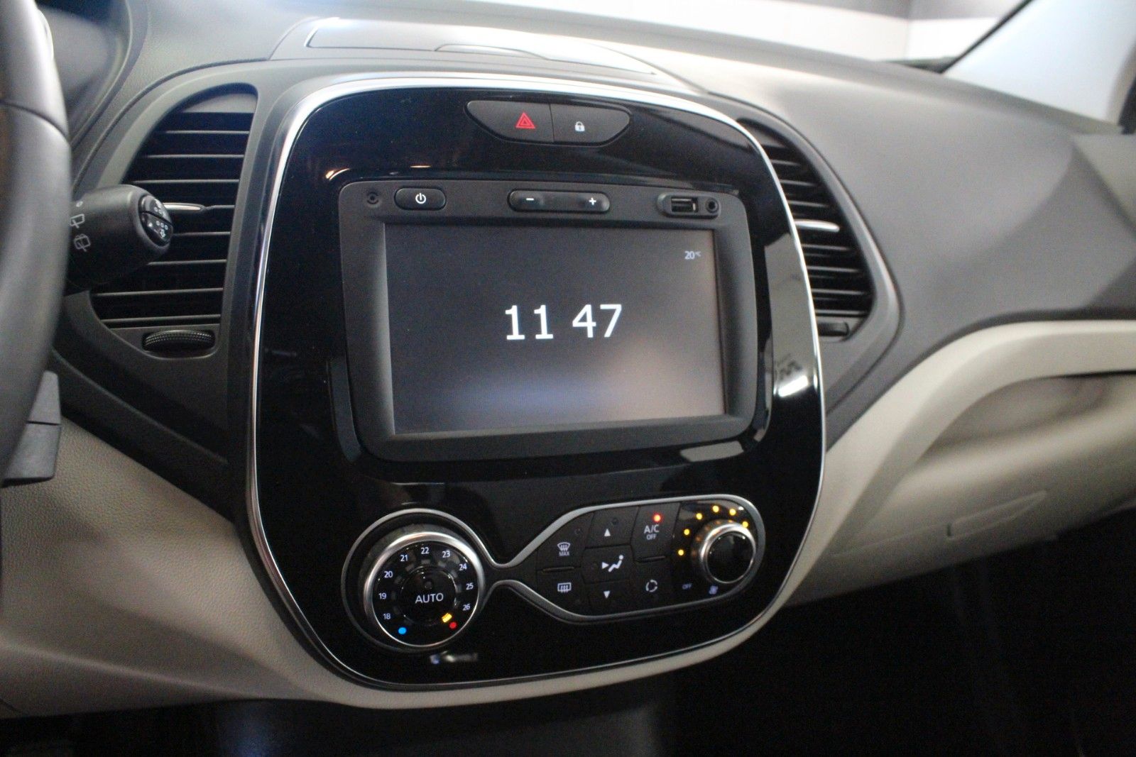 Fahrzeugabbildung Renault Captur TCe 90 Experience *Navigation*