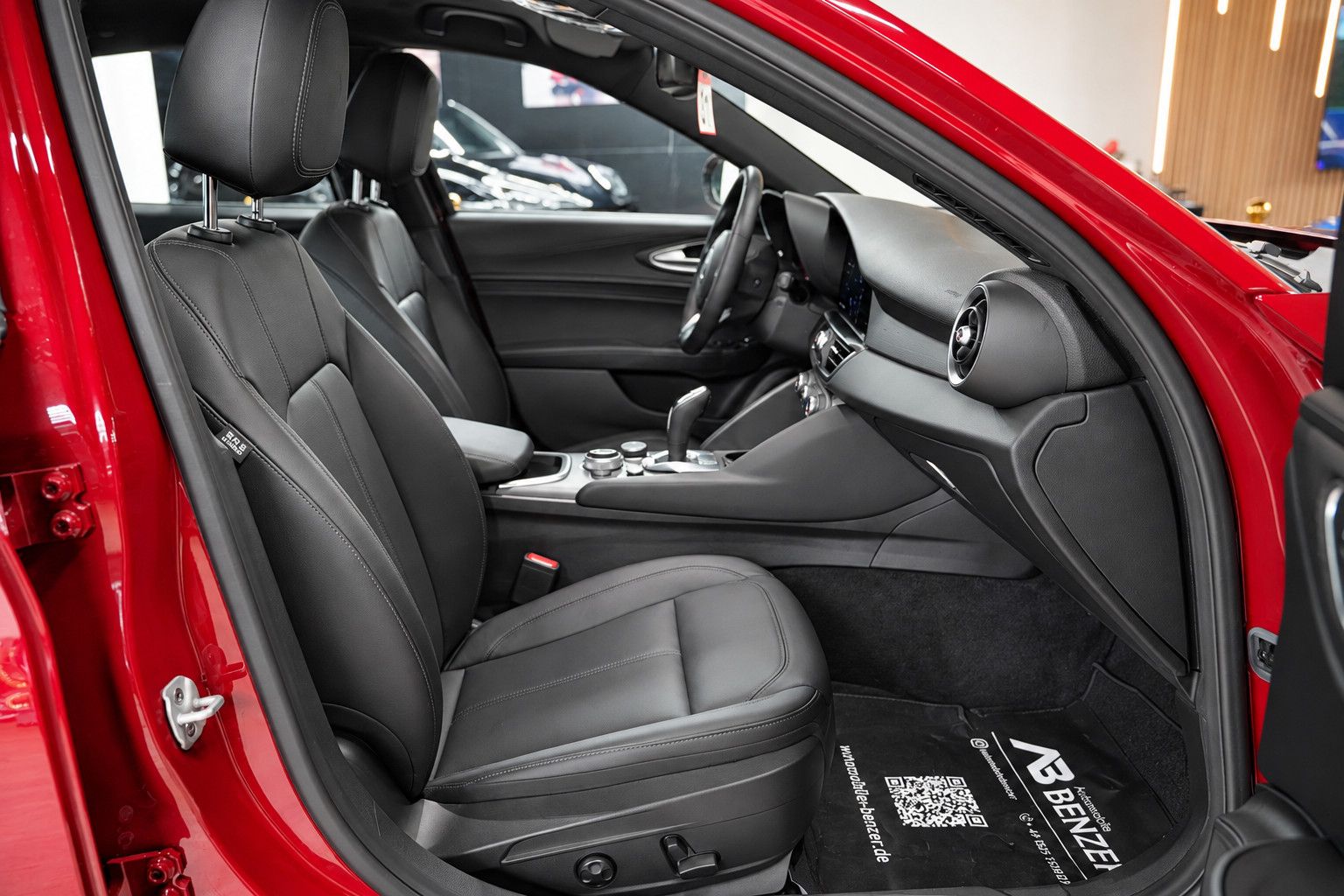 Fahrzeugabbildung Alfa Romeo Giulia Ti Q4/MEMORY/ACC/NAVI/KAMERA/LEDER/