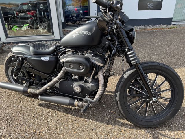 Harley-Davidson Sportster Iron XL883