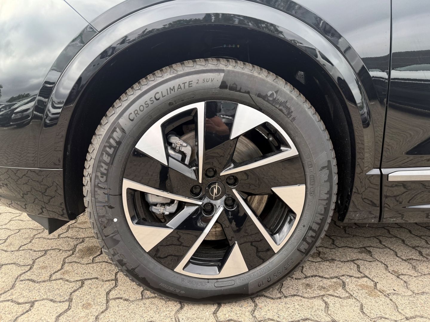 Fahrzeugabbildung Opel Grandland 1.6 Plug-in-Hybrid mit AHK+Allwetter