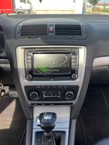 Skoda Octavia 1.8 TSI DSG Elegance Combi Elegance - Skoda Octavia aus 2011: Elegance