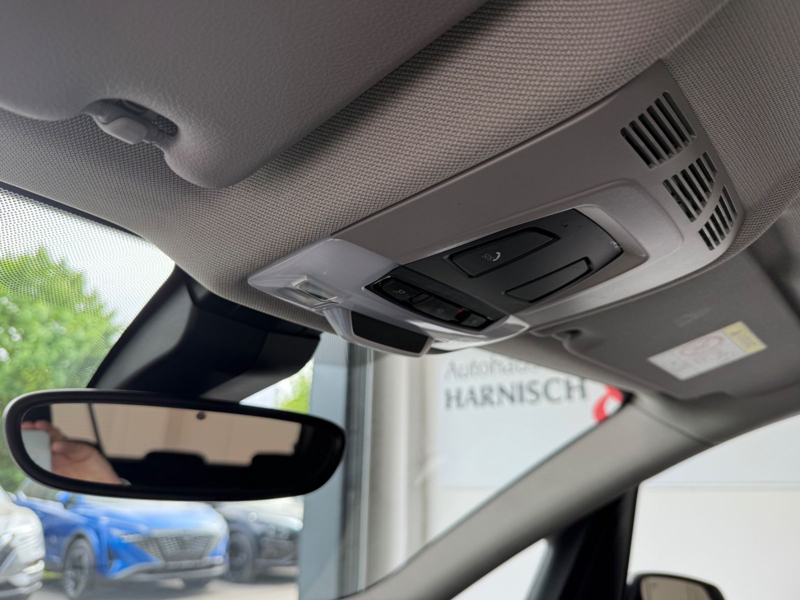 Fahrzeugabbildung BMW 220 i Active Tourer Advantage Business-Paket