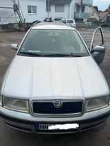 Skoda Octavia Combi 1.6 - Scheckheftgepflegt - Skoda Octavia aus 2004: Kombi