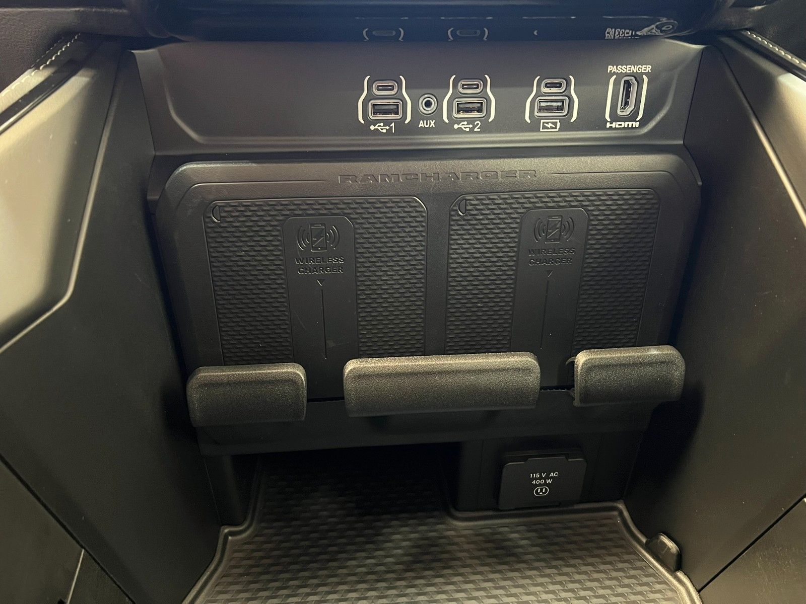 Fahrzeugabbildung Dodge RAM 1500 Limited Night  H/O 3.0L / MFT