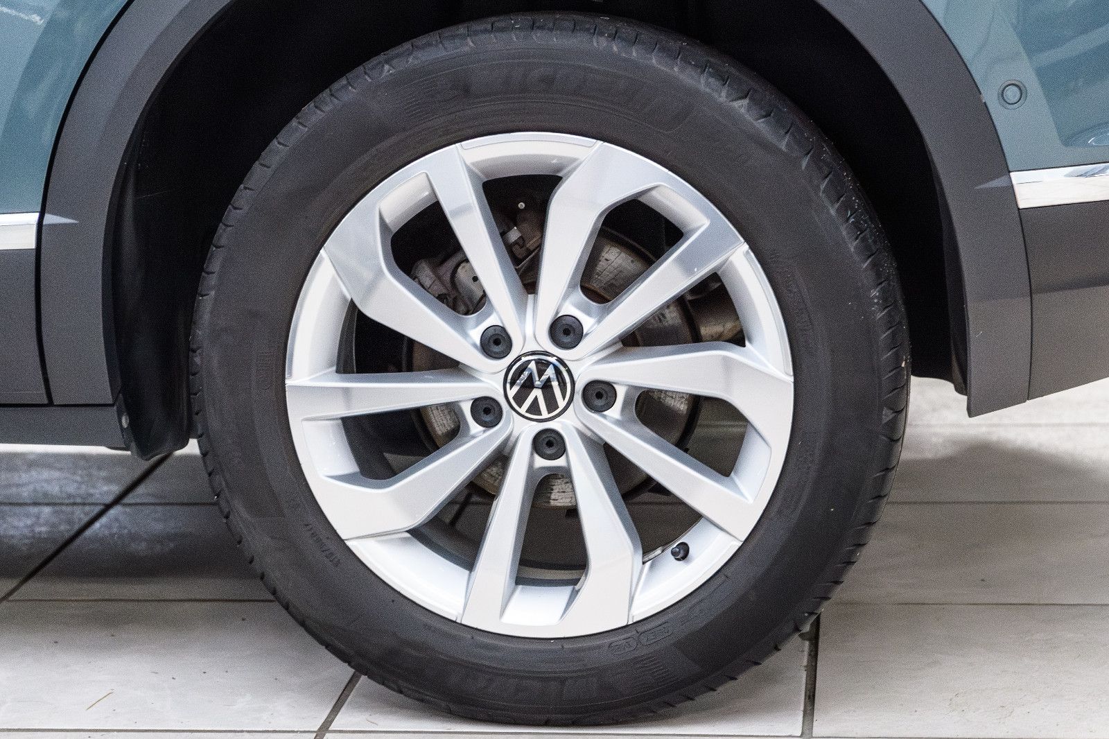 Fahrzeugabbildung Volkswagen T-Roc Style 1.5 TSI DSG LED+AHK+KEYLESS+KAMERA