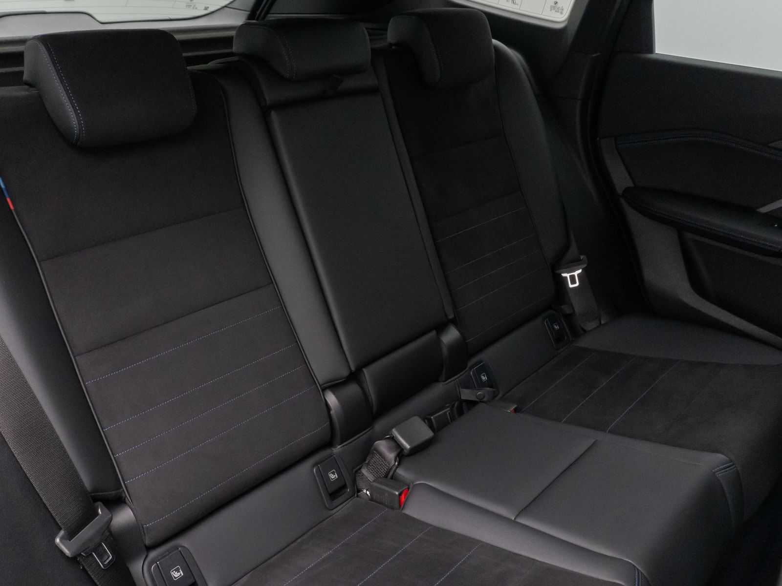 Fahrzeugabbildung BMW iX1 xD30  M Sport Kamera DAB Fernlichtassist AHK