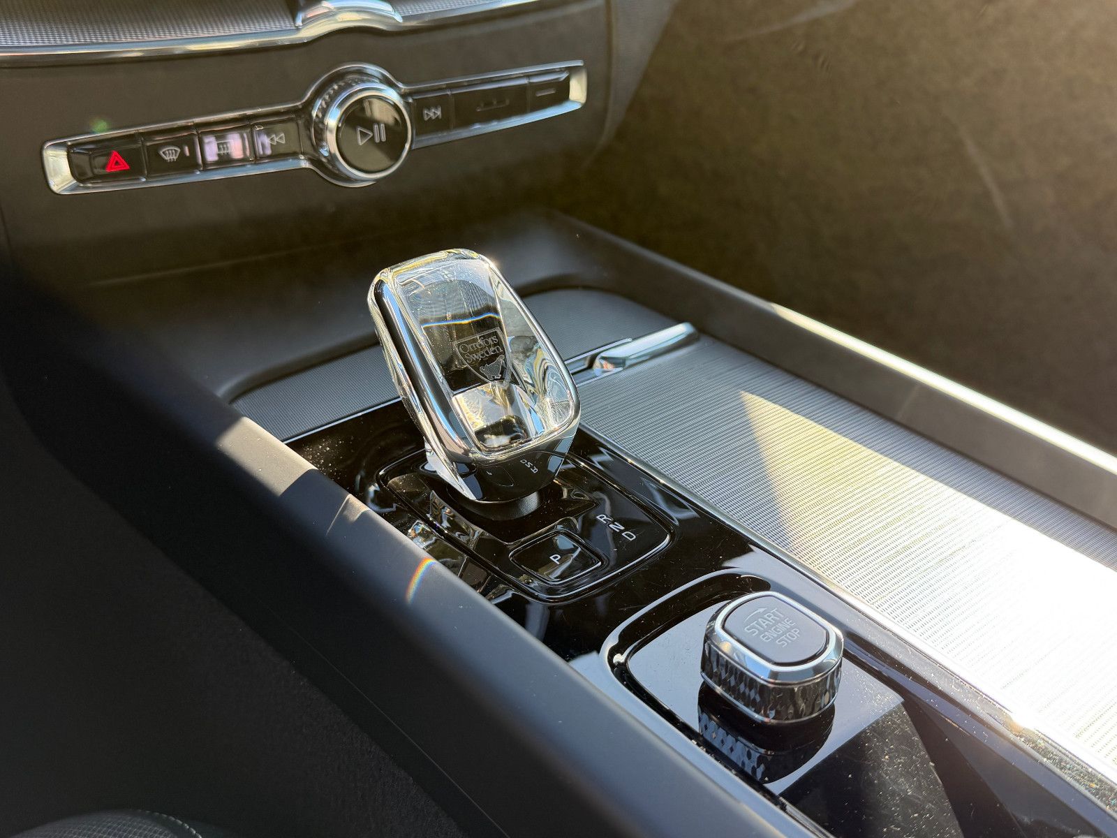 Fahrzeugabbildung Volvo XC60 B4 B Plus Dark*H&K*360°*PANO*AHK*STHZG*