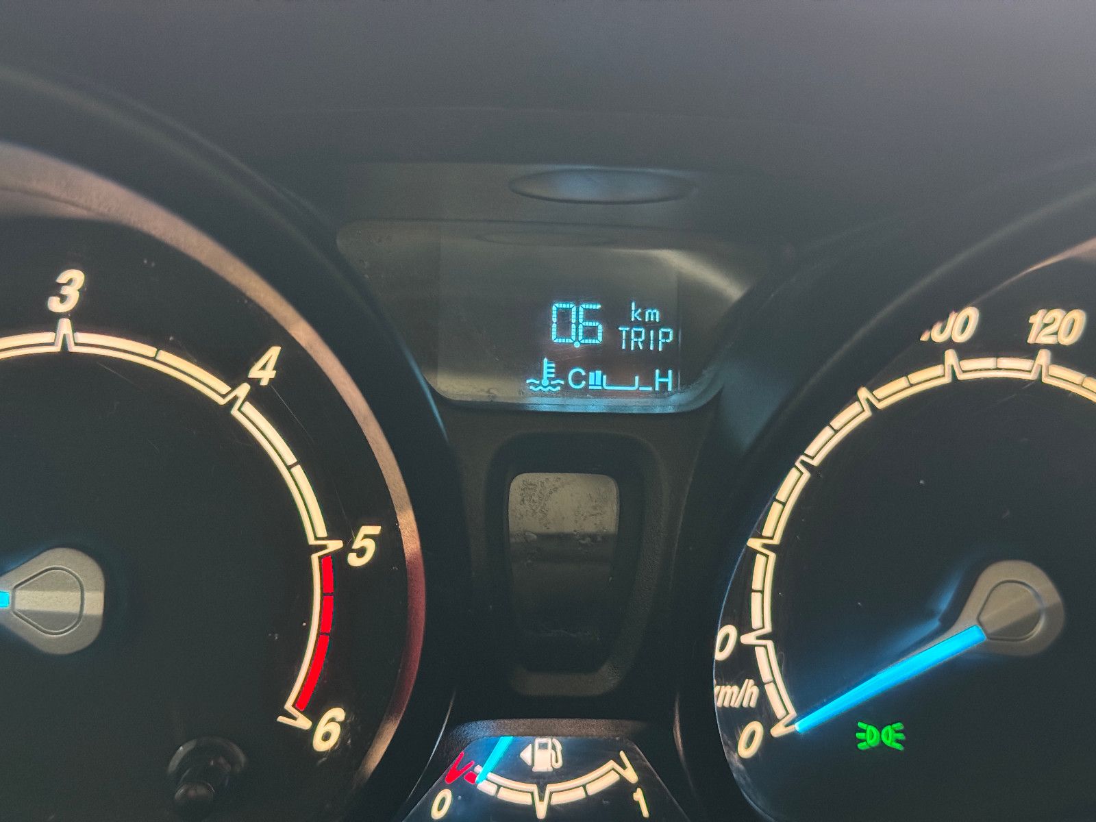 Fahrzeugabbildung Ford Tourneo Courier 1.5 TDCI TREND SERVICE & TÜV NEU