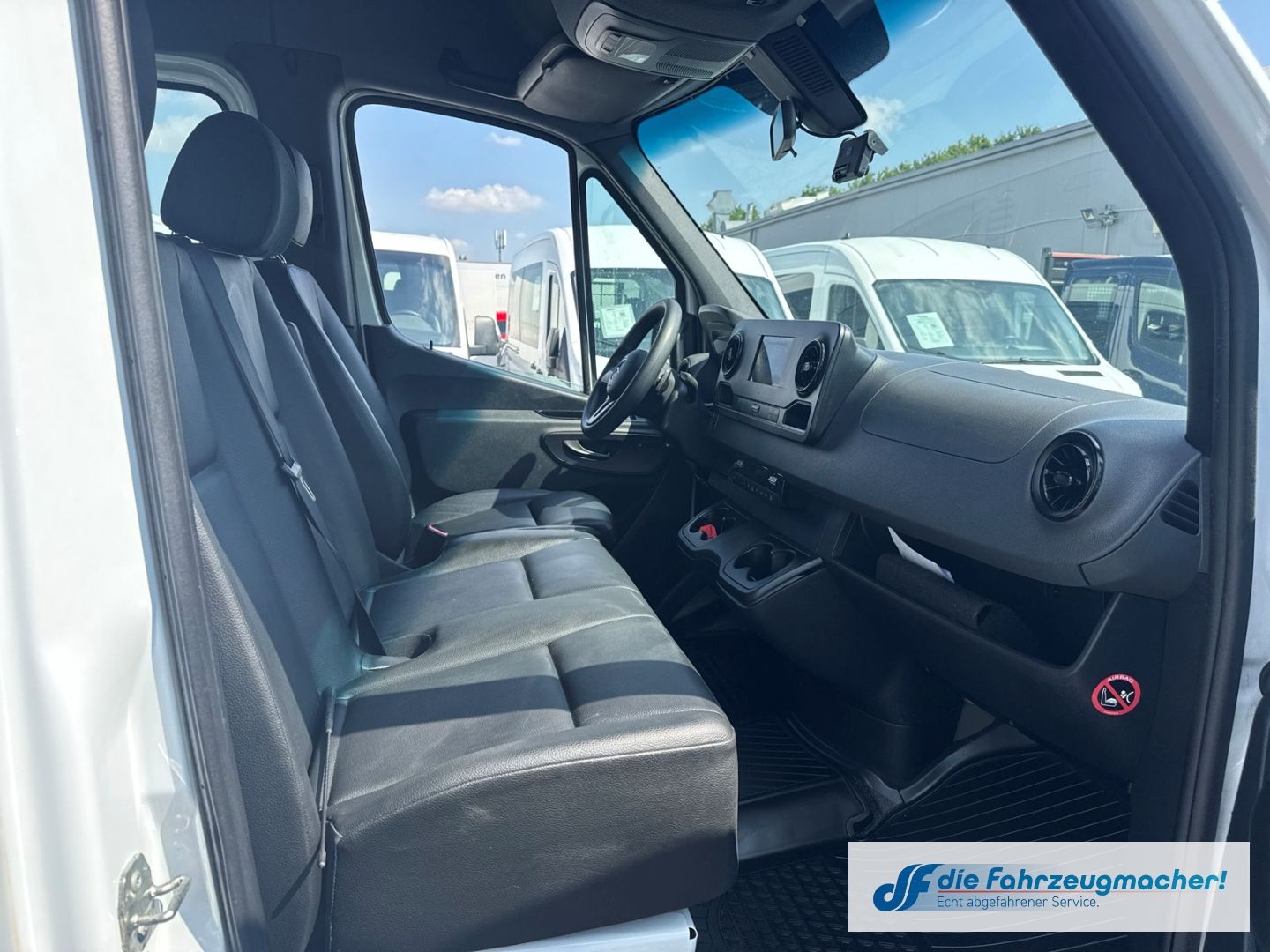 Fahrzeugabbildung Mercedes-Benz Sprinter III Tourer RWD AWD 315 CDI L2 DAB SHZ
