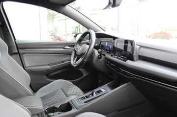 Fahrzeugabbildung Volkswagen Golf VIII 2.0 TDI Variant R-Line