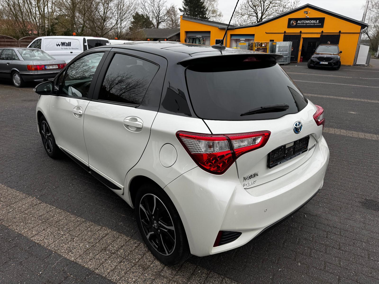 Toyota Yaris Hybrid Style Selection-PANORAMA+NAVI