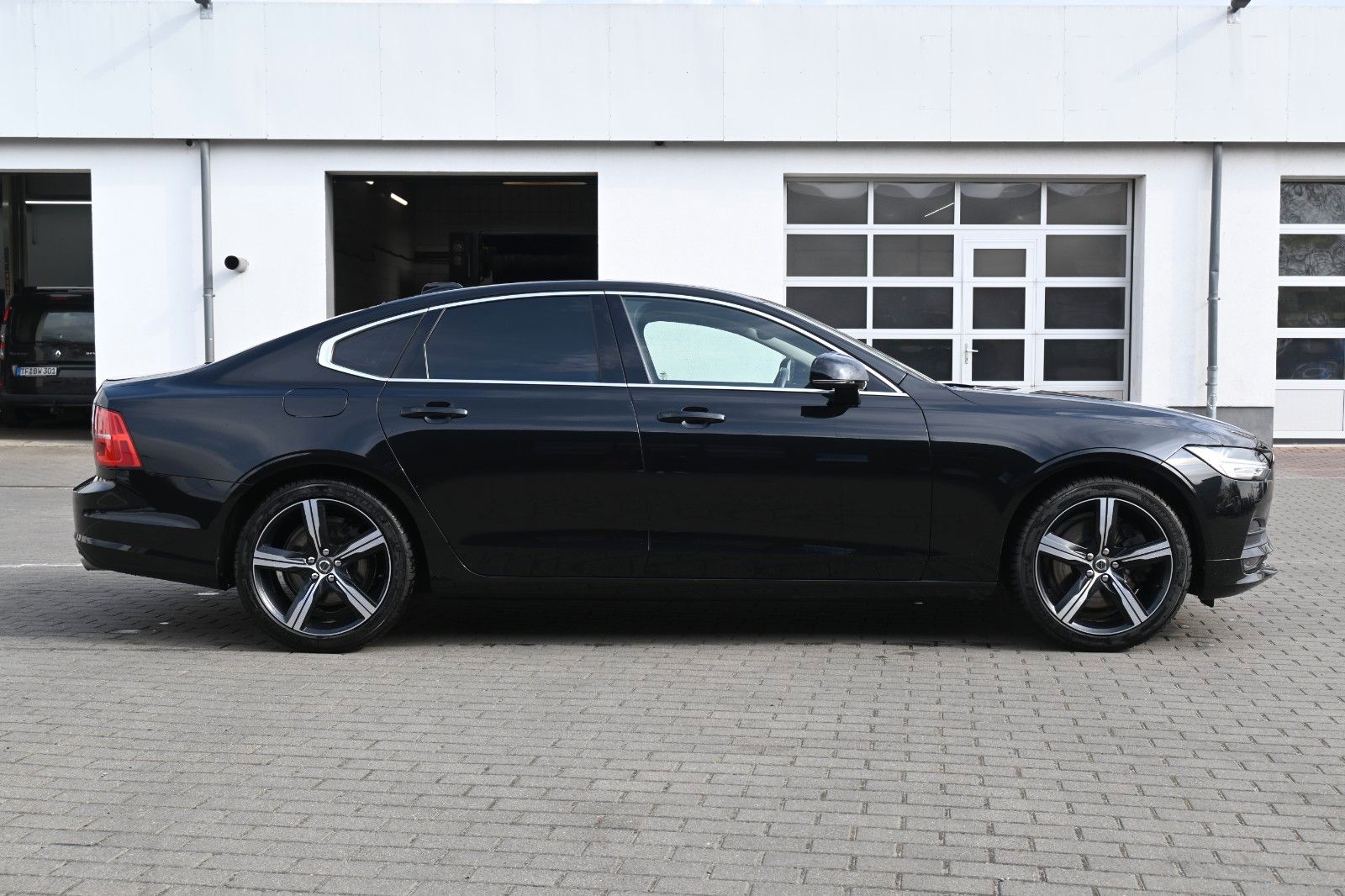 Fahrzeugabbildung Volvo **Mietkauf** S90 T5 Lim*Mom*LED*Navi*STHZ*Miete