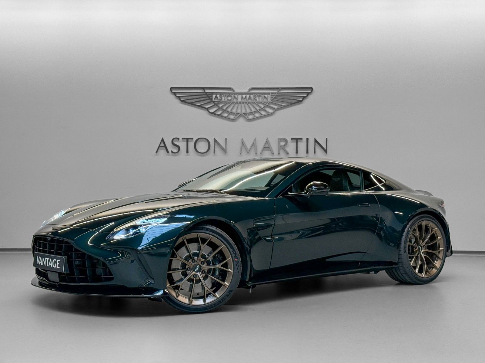 Aston Martin Vantage Coupe | MODELYEAR 2026 imagem 3