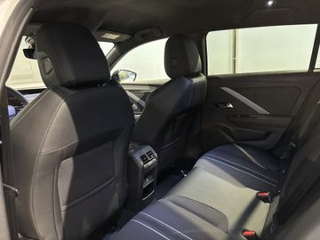 Fotografie 13 des Opel Astra Sports Tourer 1.2 Turbo Automatik GS