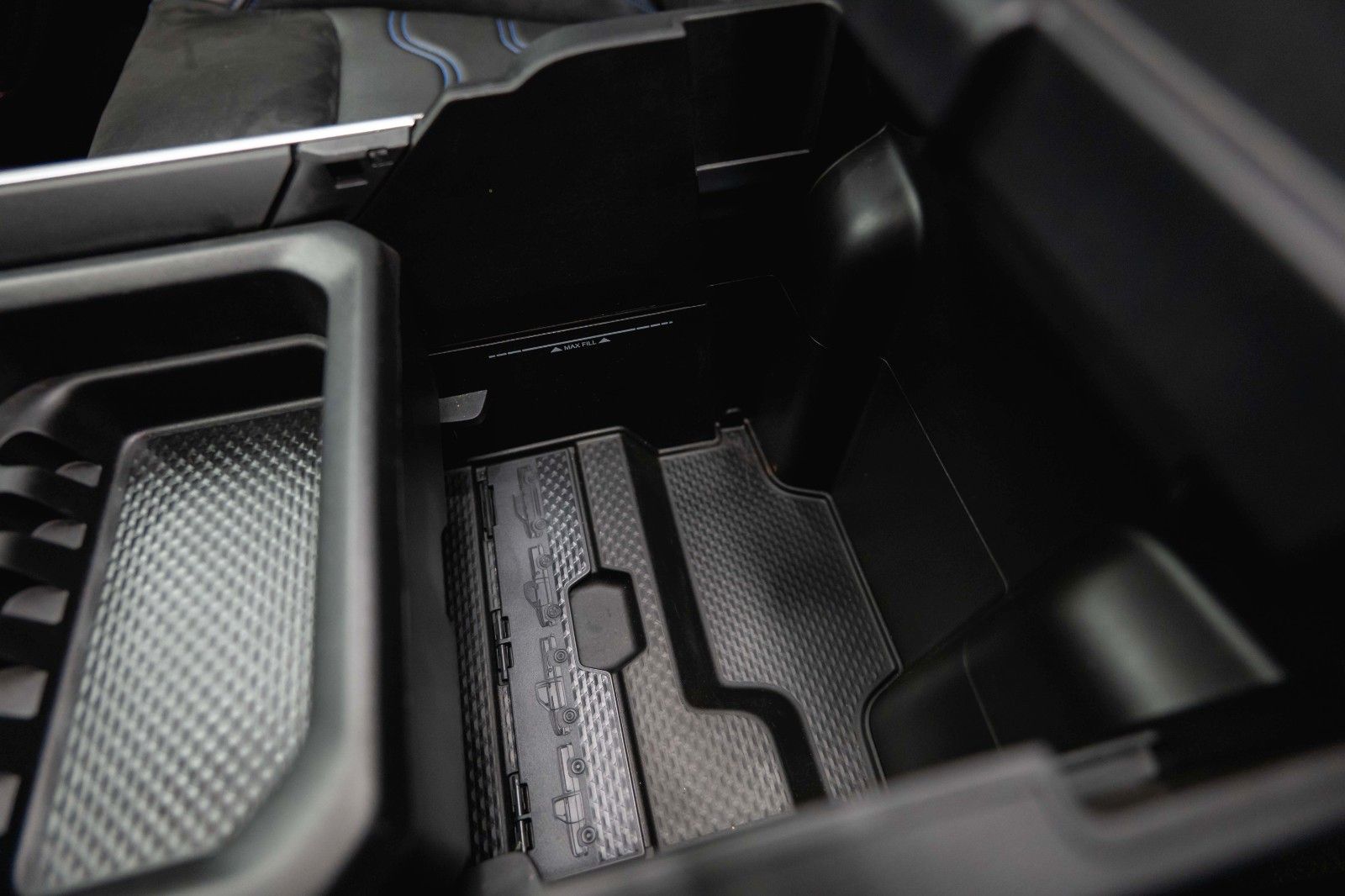 Fahrzeugabbildung Dodge RAM 5.7 V8 HEMI 4x4 NIGHT *Pano*LED* Unfallfrei