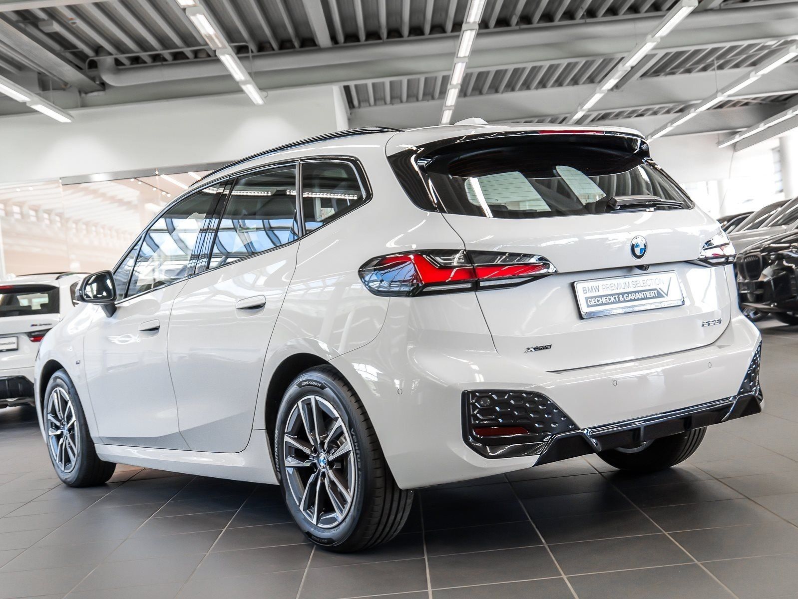 BMW 223 Active Tourer - Bild 7