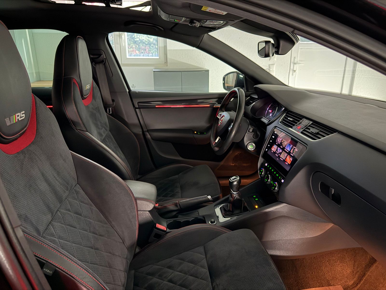 Fahrzeugabbildung SKODA Octavia Lim. RS/LED/PANO/DAB/MEMORY/ACC/AMBI+
