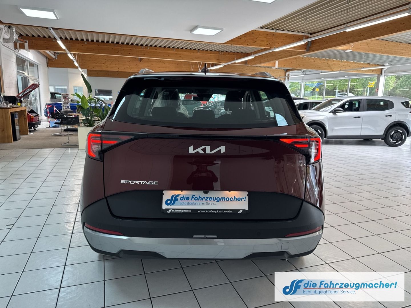 Fahrzeugabbildung Kia Sportage 1.6 T-GDI AWD 7DCT 2-Zonen-Klimaautomat