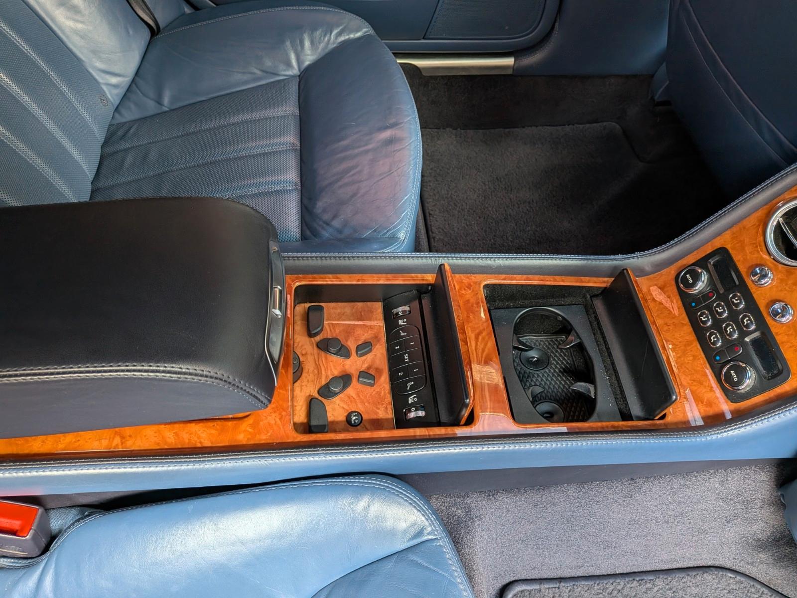 Bentley Continental Flying Spur 4-Sitzer, Vorhang, SHD