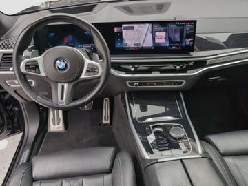 BMW X7 M60 - 11