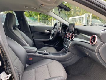 Fahrzeugabbildung Mercedes-Benz CLA 200*Navi*Bluetooth*Tempomat*Klima*