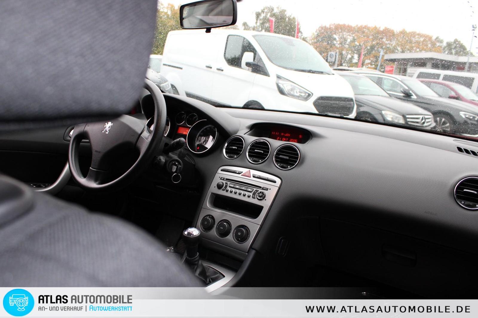 Peugeot 308 2010 — interior