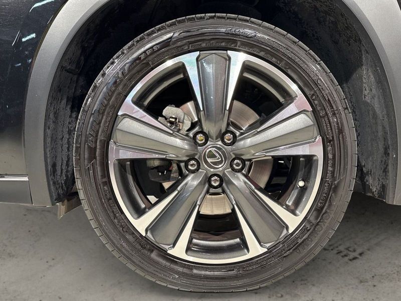 Lexus UX UX 250H 4WD Luxury imagem 3