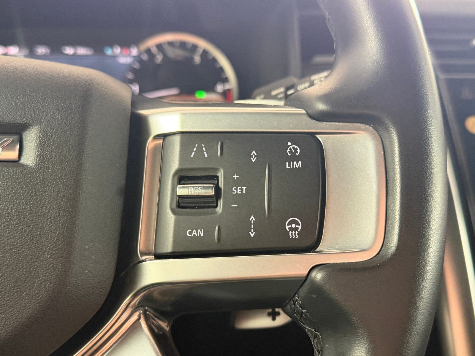 Fahrzeugabbildung Land Rover Discovery 5 R-Dynamic /PANO/MERIDIAN/360°KAM/MEM