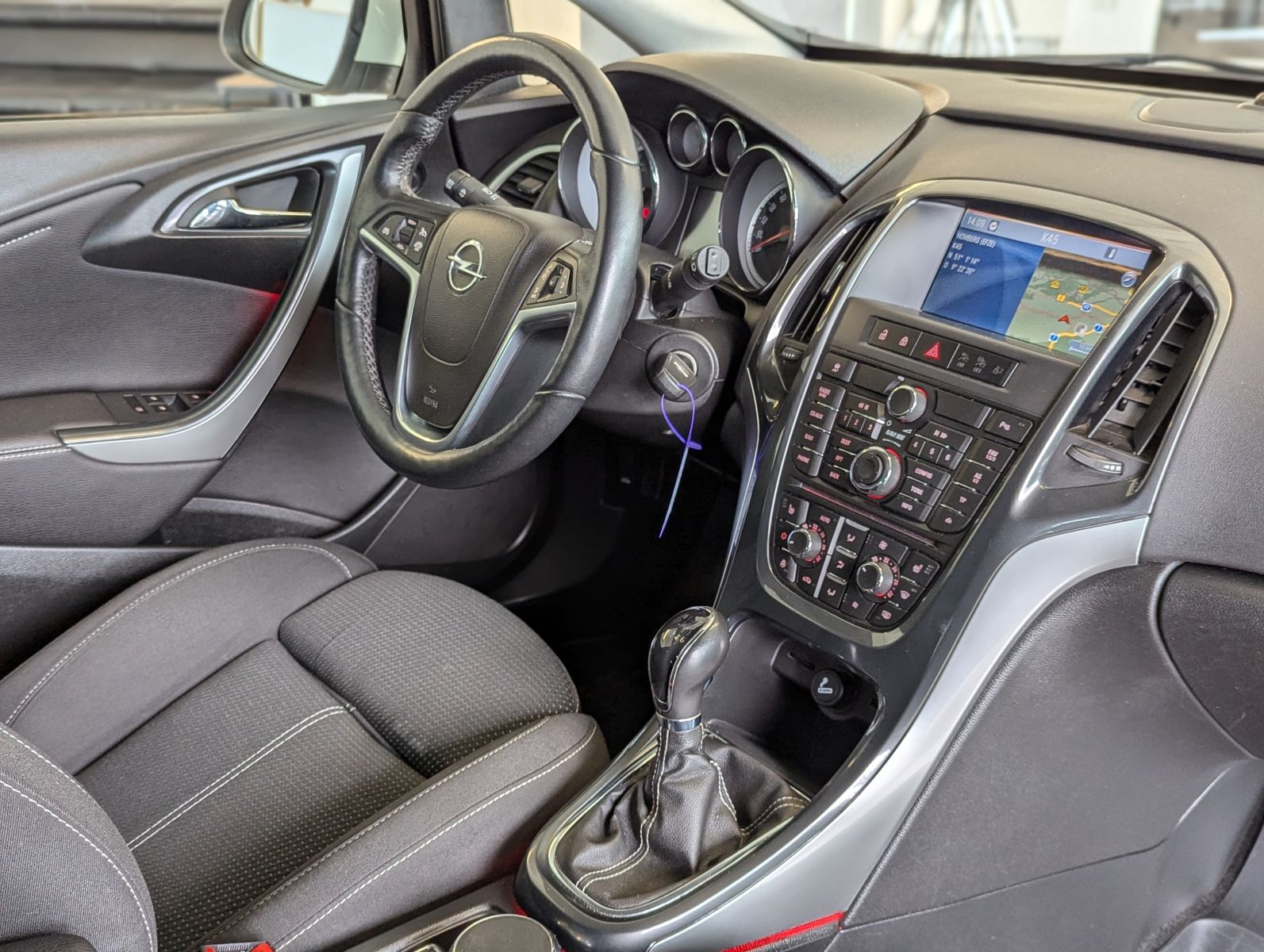 OPEL Astra 2.0 CDTI Innovation Navi Bi-Xenon Tempomat - Image 11