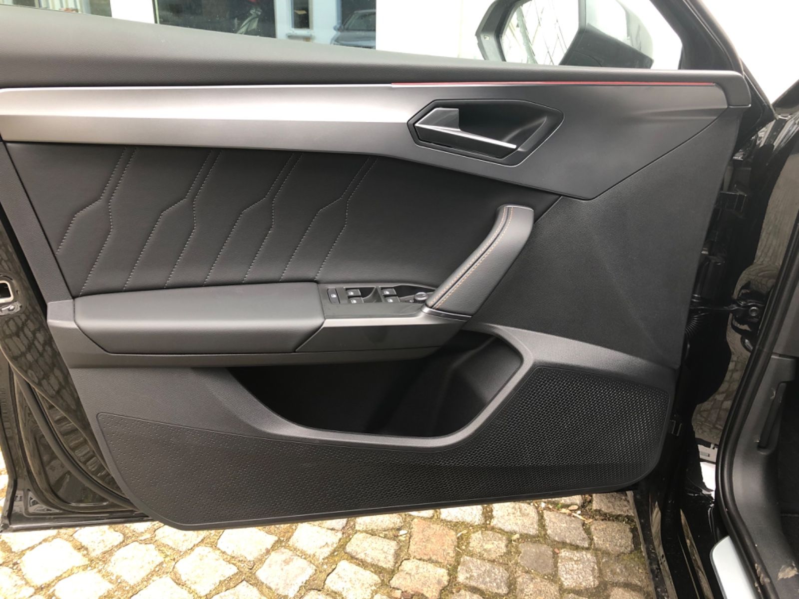 Fahrzeugabbildung CUPRA Leon Sportstourer 1.5 eTSI ACT DSG*Full-Link*SHZ