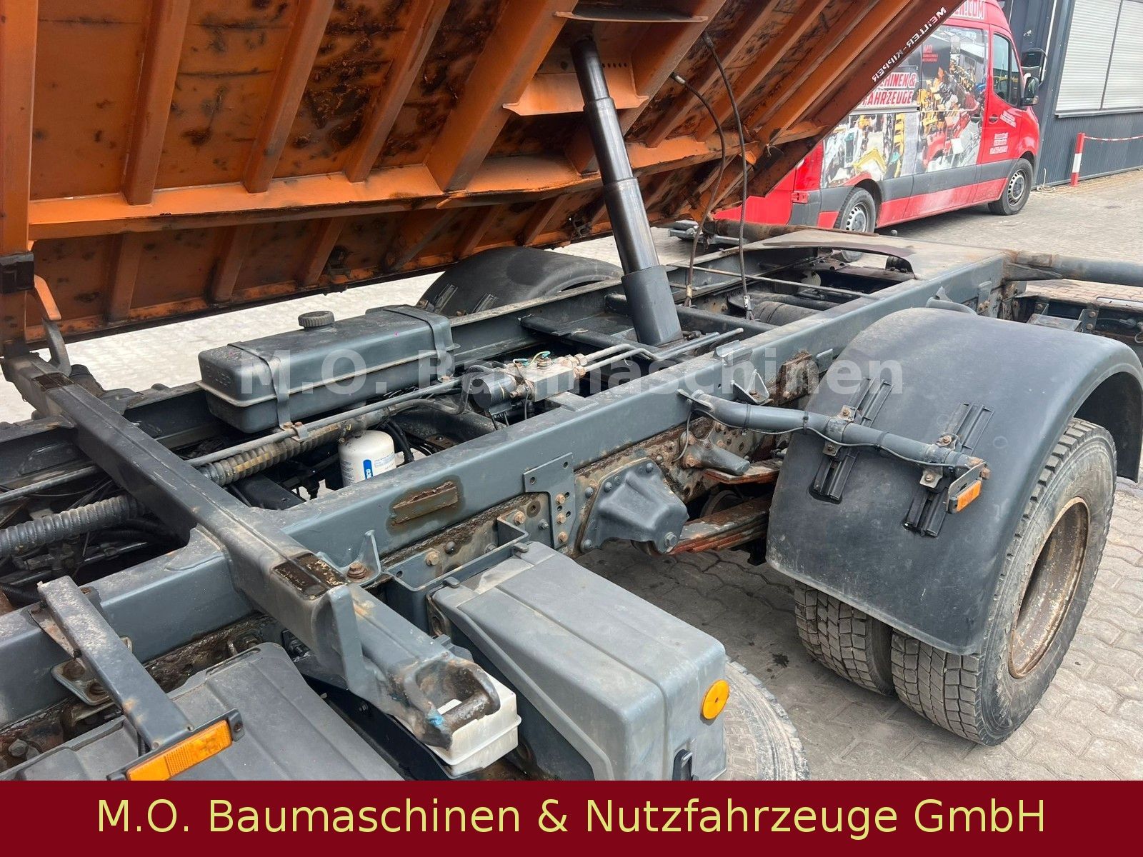 Fahrzeugabbildung Iveco Eurocargo 80E18 Doka 3.Seitenkipper