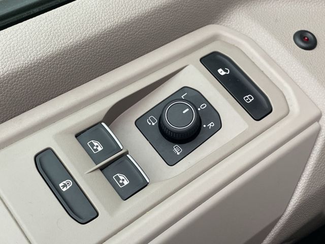 T7 Multivan Taxi 2.0 TDI DSG lang Kamera/ACC/Nav