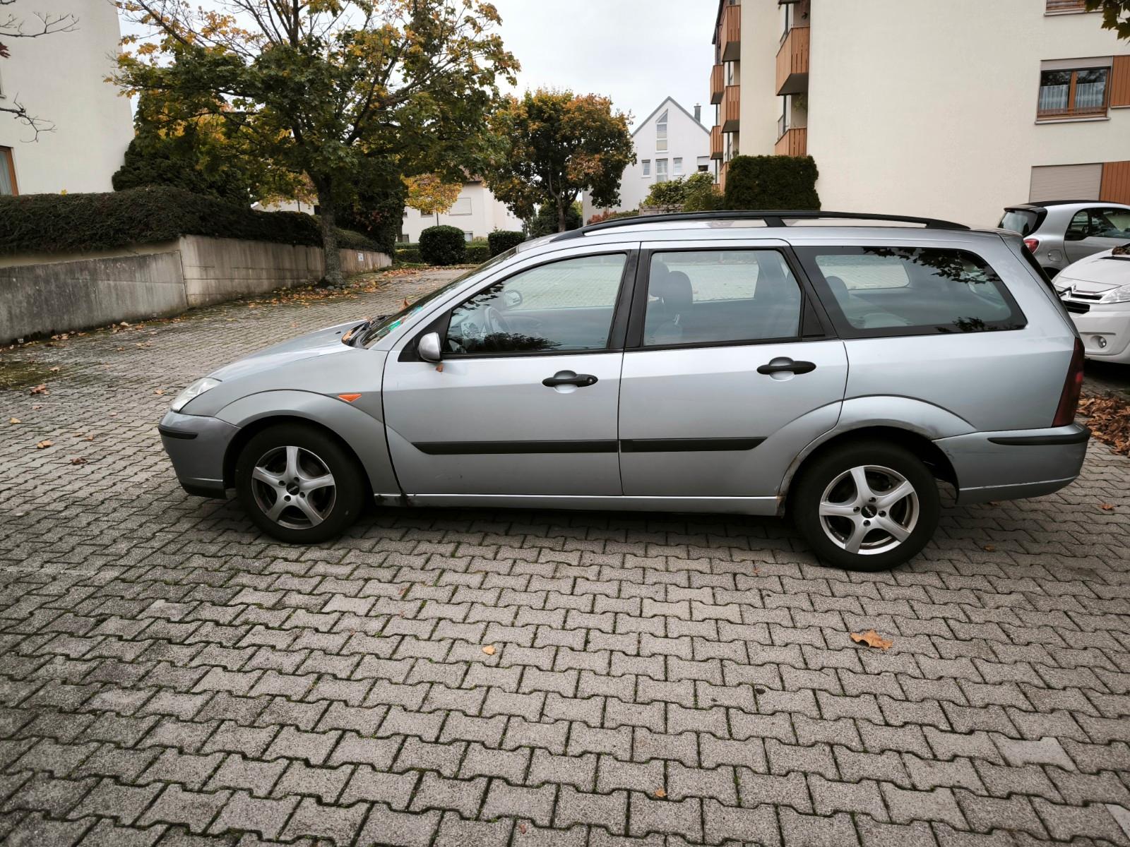 Ford Focus 2004 — вигляд ззаду