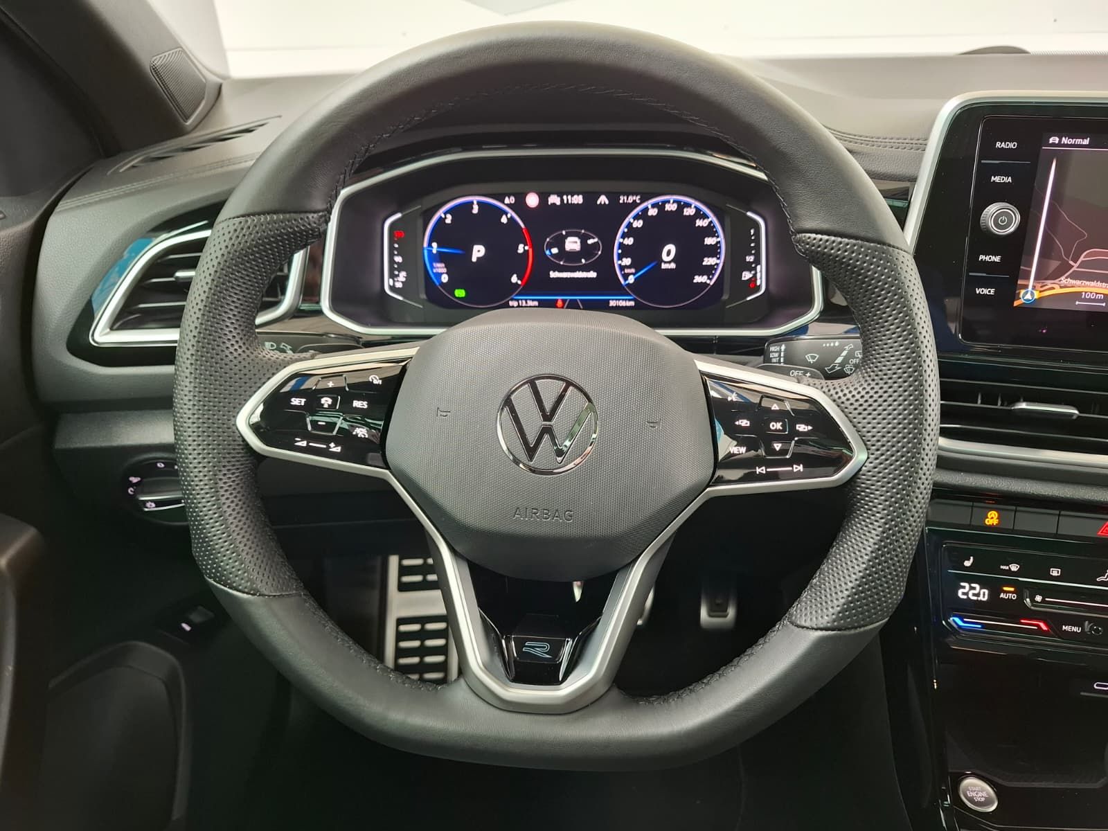 Fahrzeugabbildung Volkswagen T-Roc R-Line 2,0 TDI DSG 4Motion + IQ.Drive+Navi