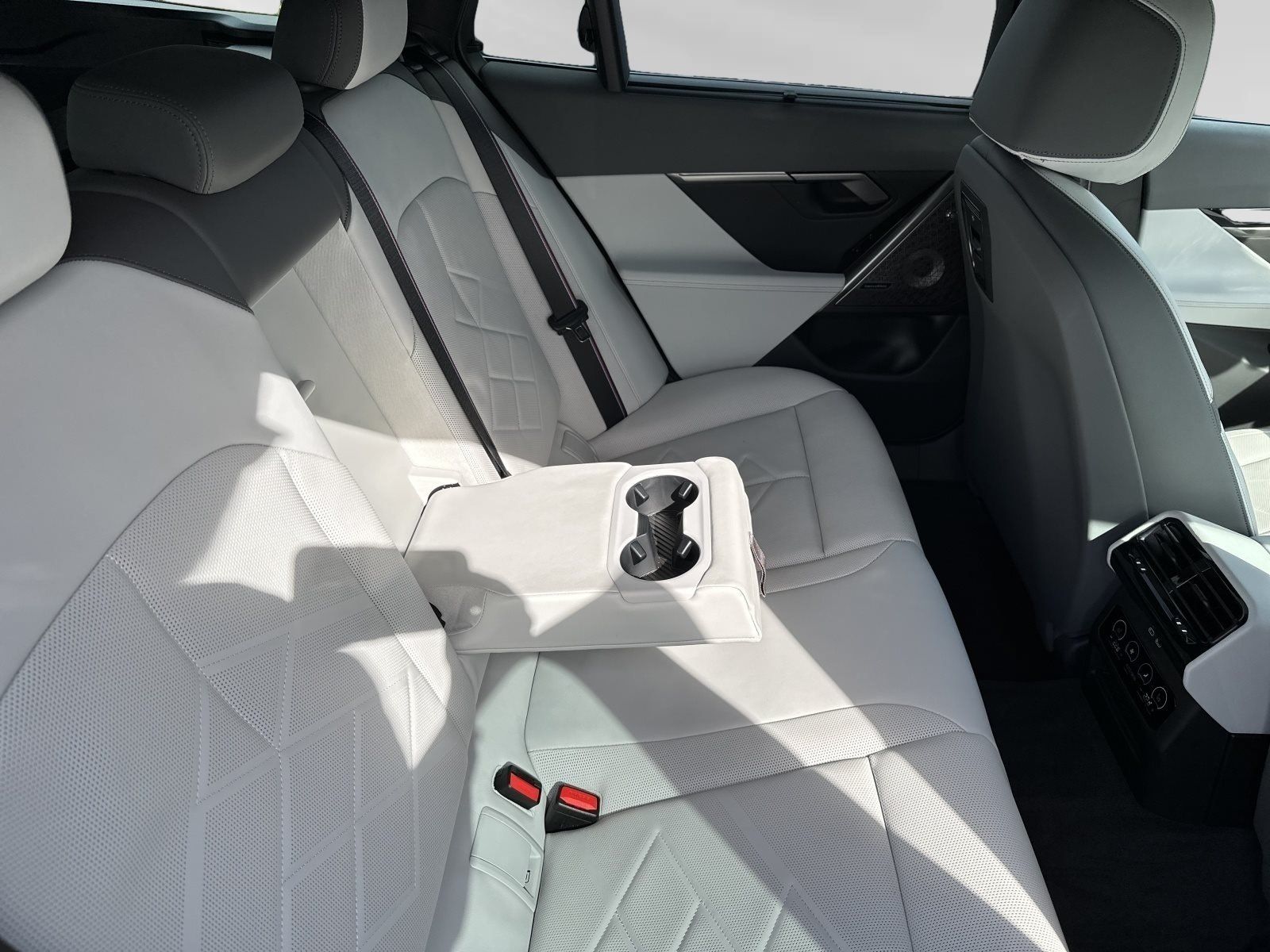 BMW i5 - Bild 17