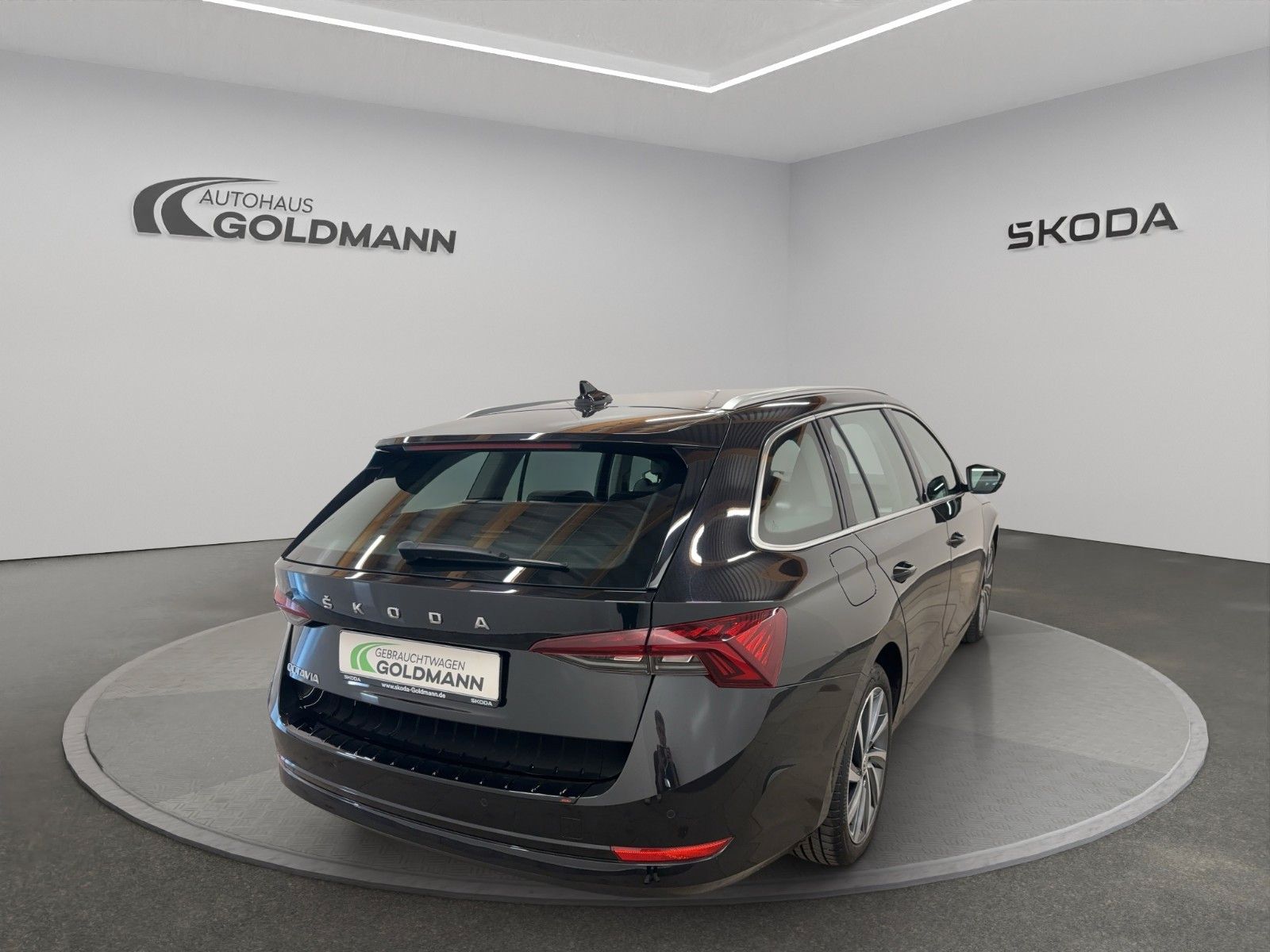 Fahrzeugabbildung SKODA Octavia Combi First Edition 2.0 TDI DSG 110kW