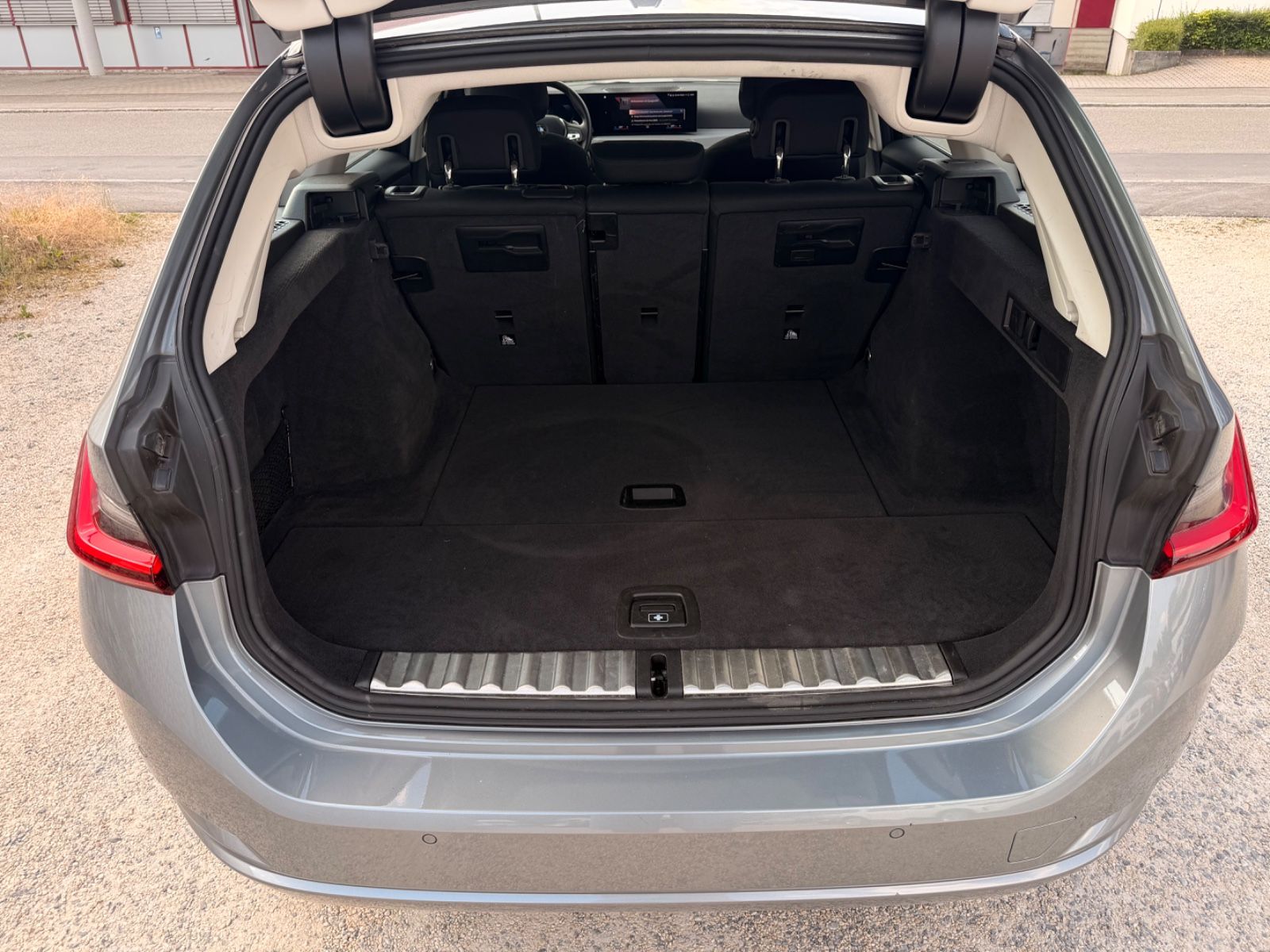 BMW 318d Touring,8-fach,S-Heft.,NETTO= 21.840€ foto 10
