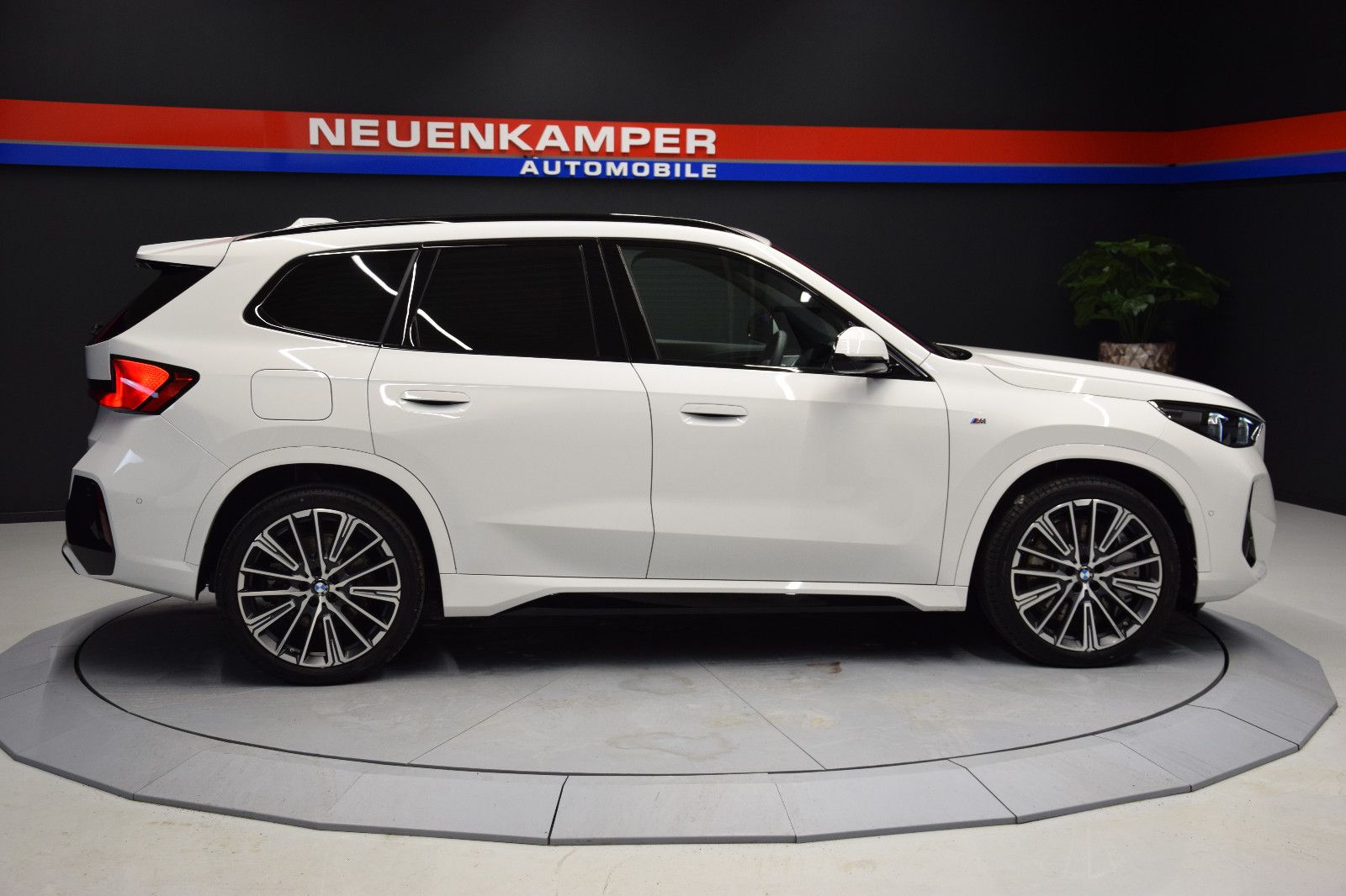 Fahrzeugabbildung BMW X1 23d xDrive M Sport Pro HuD AHK 360°NP:71.870€