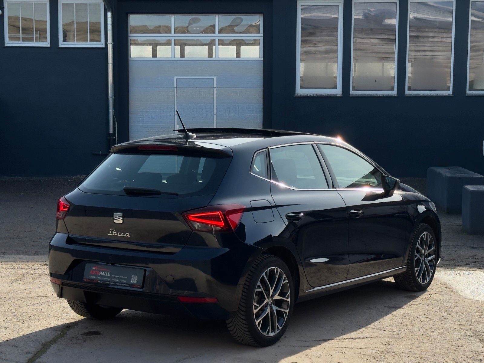 Fahrzeugabbildung SEAT Ibiza 1.0 TSI Xcellence Schiebedach Kamera LED