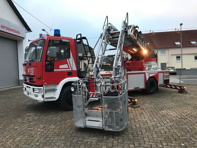 Iveco Magirus  Feuerwehr Drehleiter DLK 32 Gelenkarm !