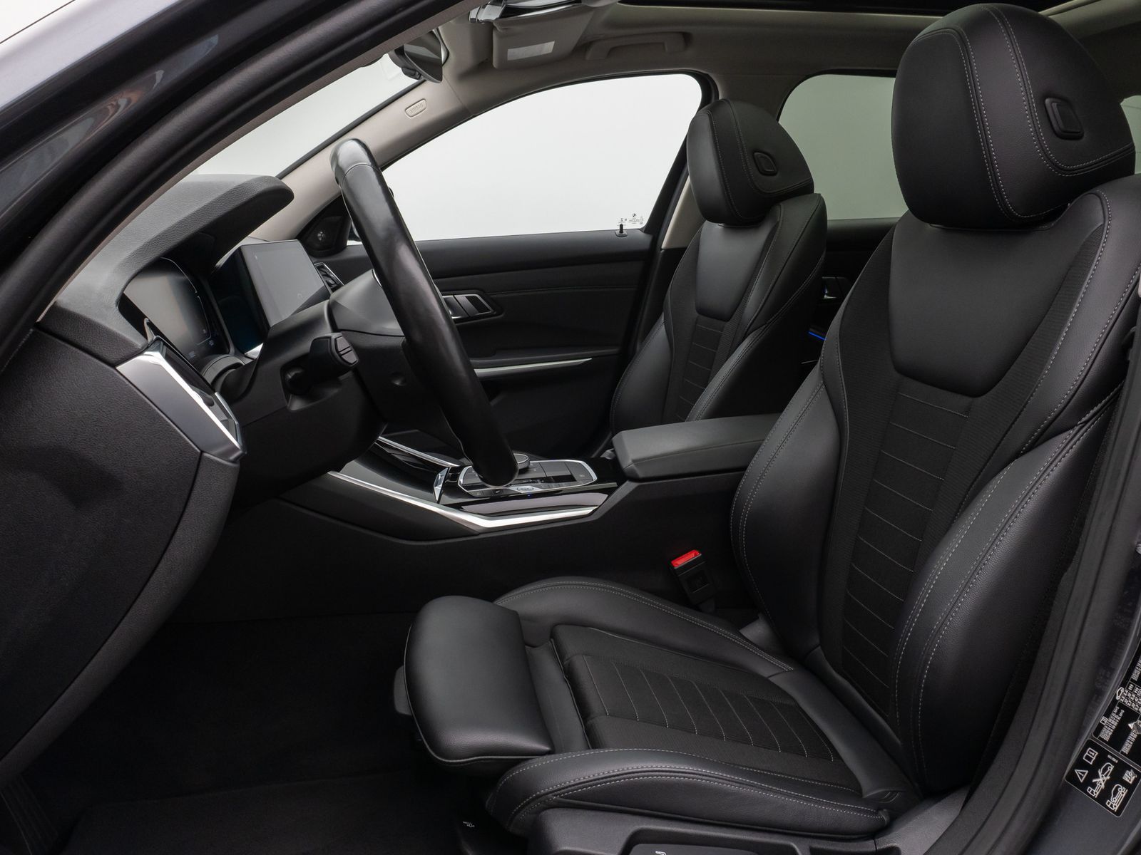 Fahrzeugabbildung BMW 320d xD  Sport Line Panorama DAB H/K Stop&Go AHK