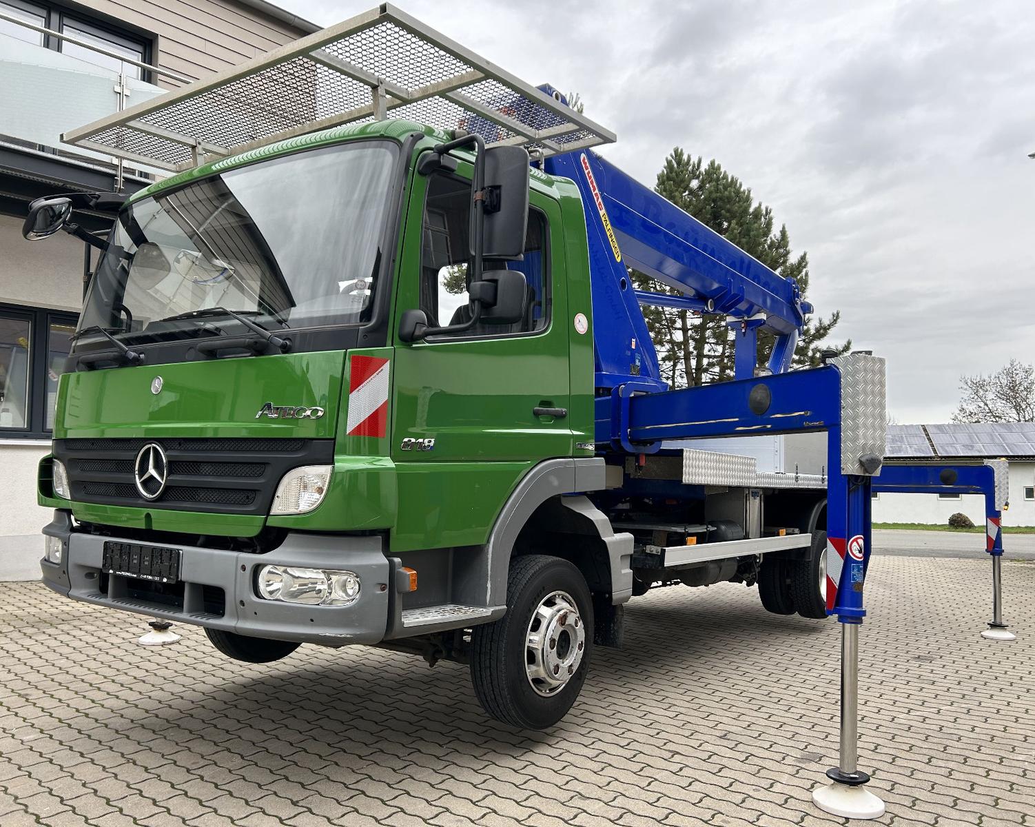 Mercedes-Benz Atego 818 Hubsteiger Palfinger WT 270