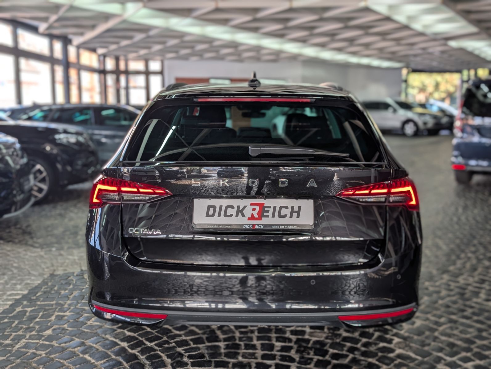 Fahrzeugabbildung SKODA Octavia 1.5 TSI mHEV Style ACC AHK 5J.-Garantie